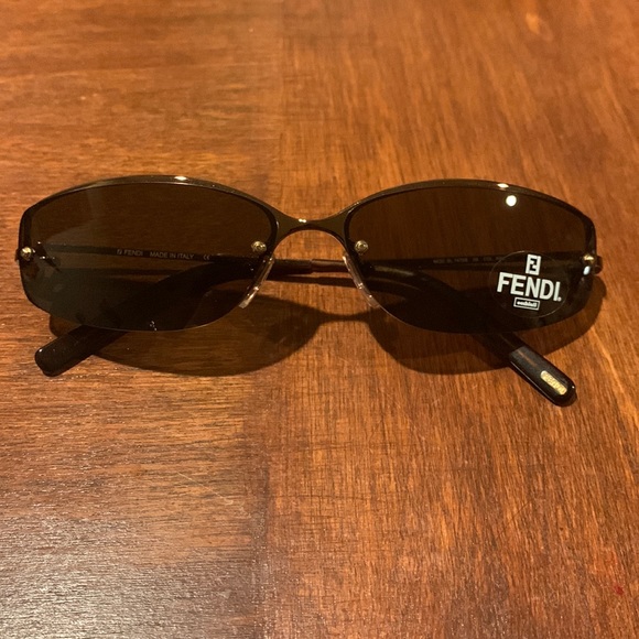 Vintage Fendi Sunglasses - Picture 4 of 9